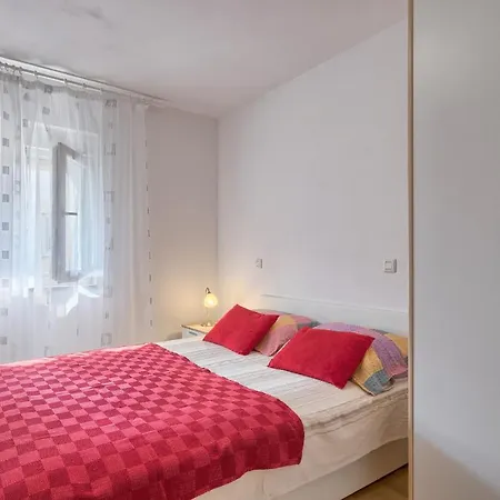 Alen Apartment Pula Exterior photo